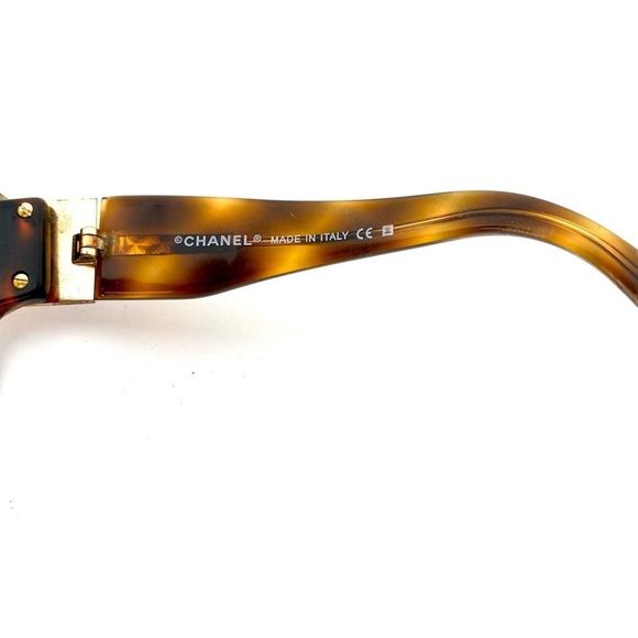 Chanel Oversized Tortoise Frame Gradient Sunglasses - Picture 7 of 11